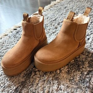 UGG Neumel Platform Chelsea Boots
